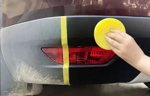 Revitalização de plásticos para carros